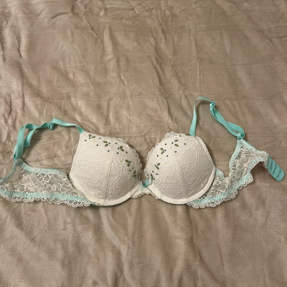 Victoria's Secret Lace Bra - White and Aqua